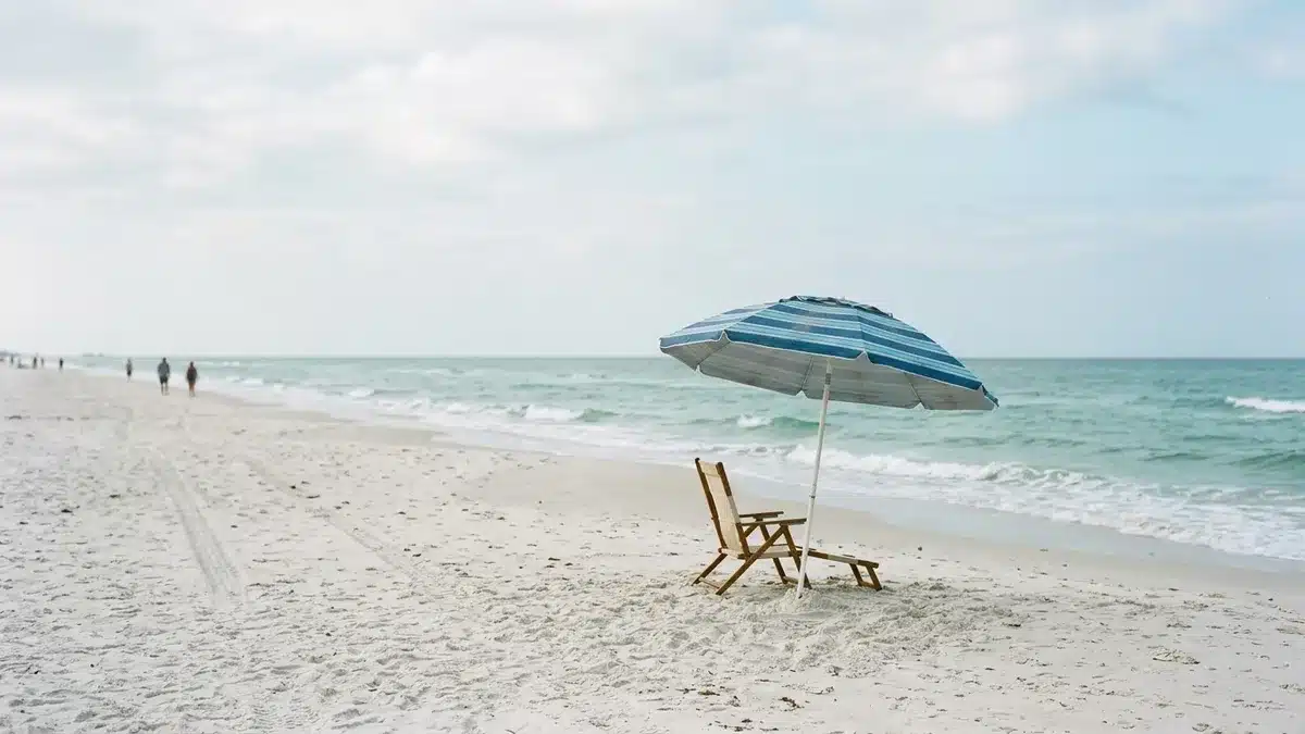 Best time to visit Blue Mountain Beach for calm morning weather